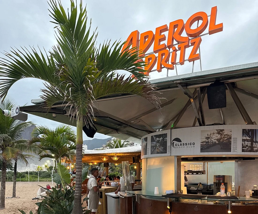 VIP Sunbed in Ipanema - View of Dois Irmãos - Image